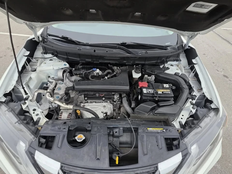 2020 Nissan Rogue - Image 18 of 19