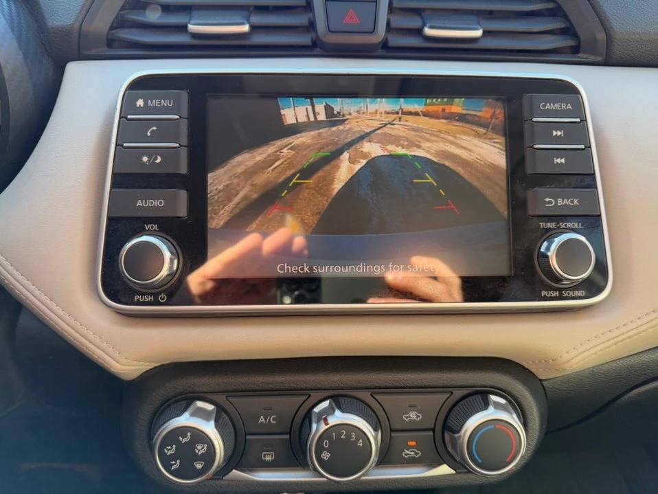 2020 Nissan Versa - Image 15 of 16