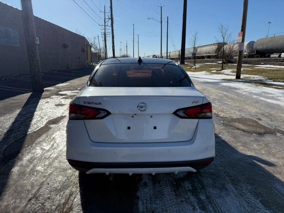 2020 Nissan Versa - Image 4 of 16