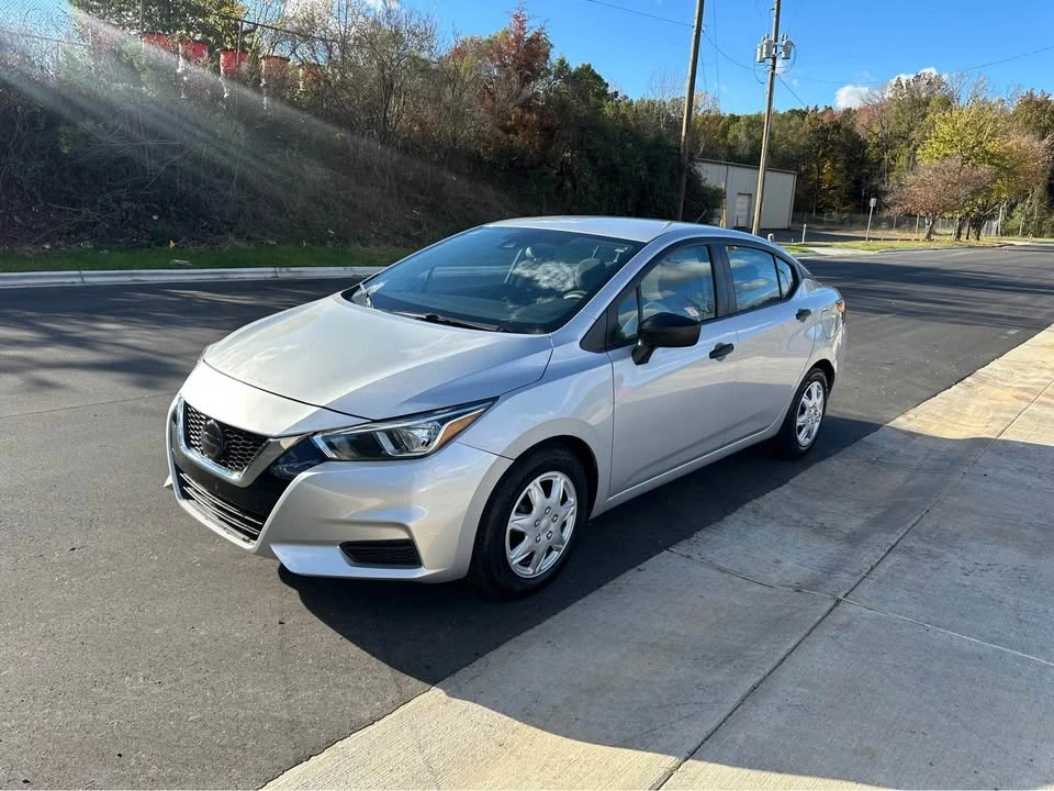 2020 Nissan Versa - Image 4 of 12