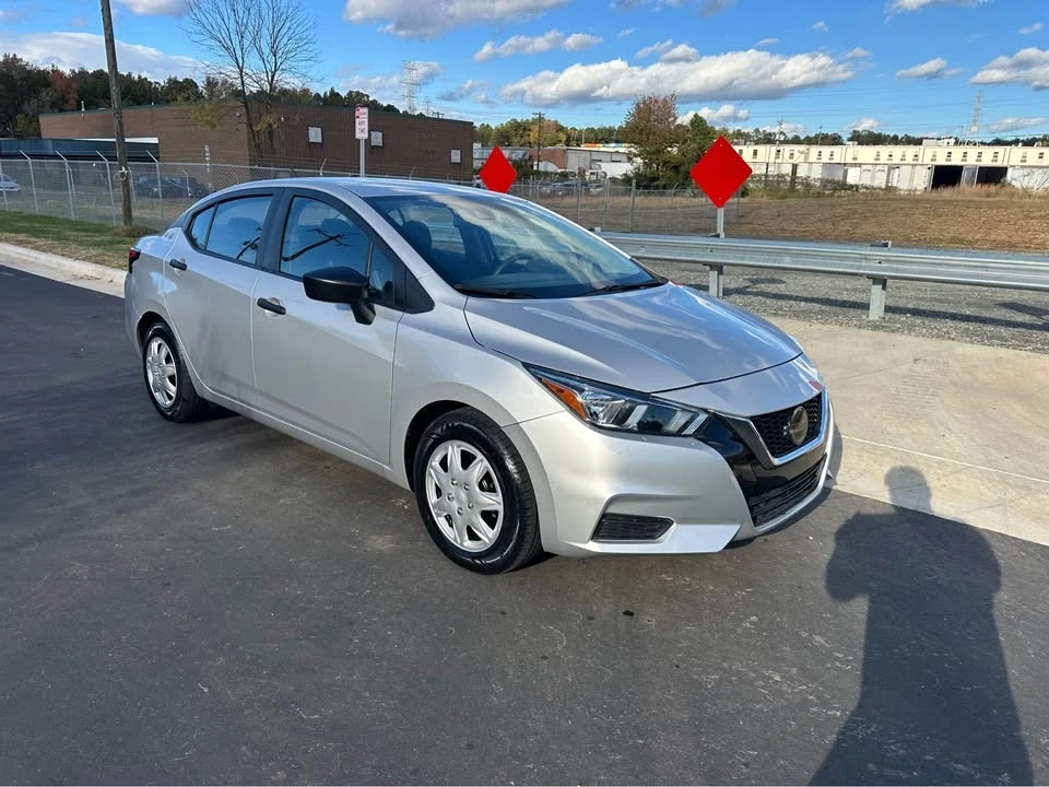 2020 Nissan Versa - Image 8 of 12