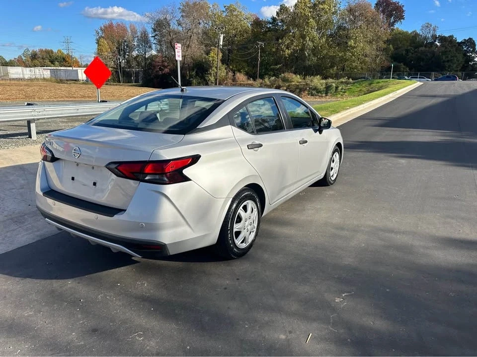2020 Nissan Versa - Image 6 of 12