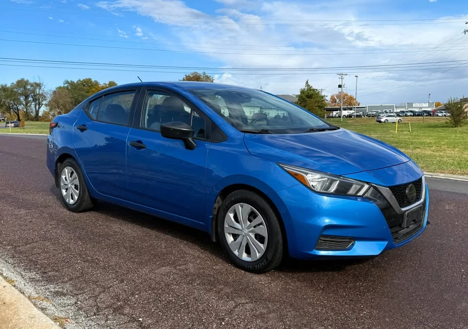 2020 Nissan Versa - Image 5 of 13