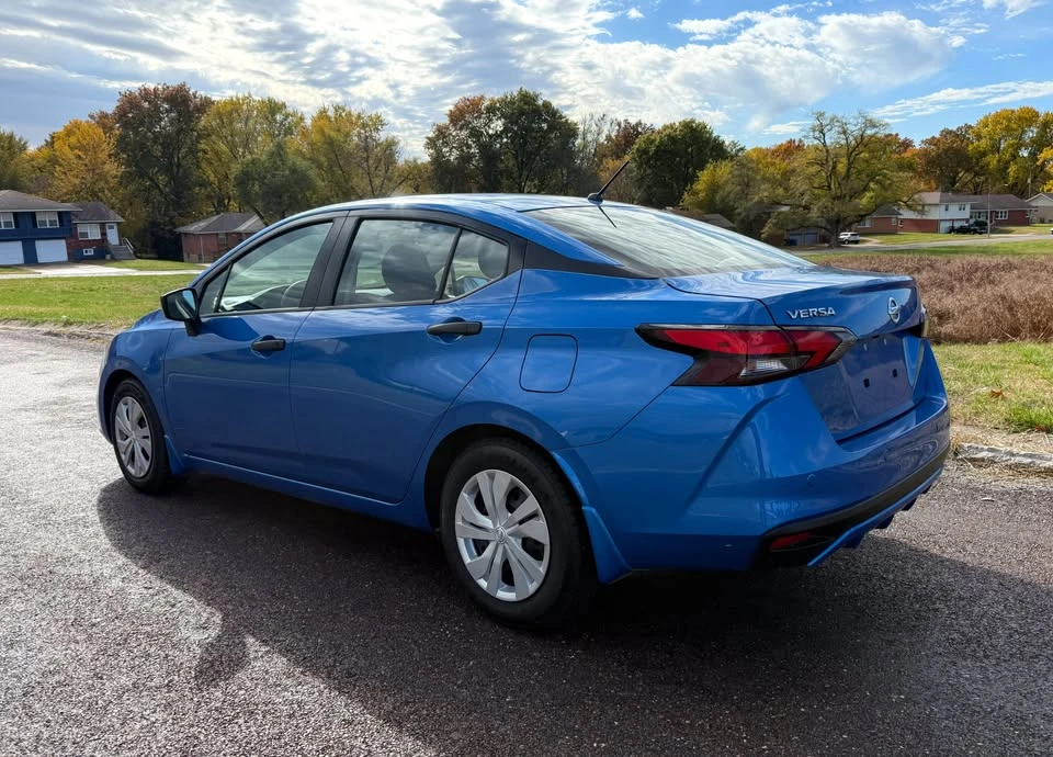 2020 Nissan Versa - Image 3 of 13
