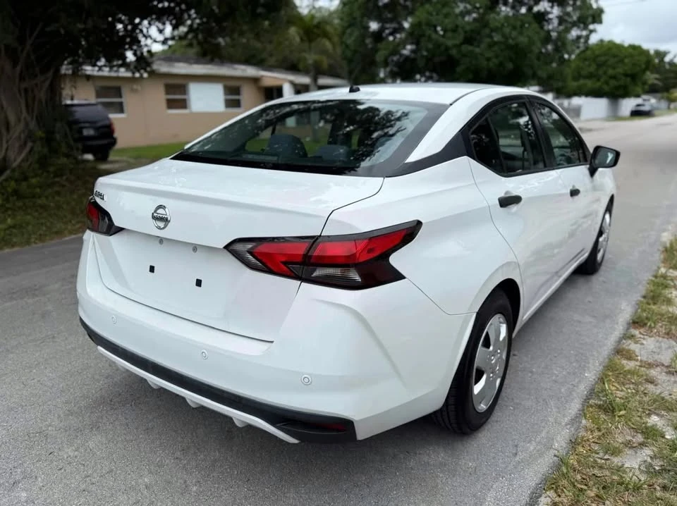 2020 Nissan Versa - Image 12 of 20