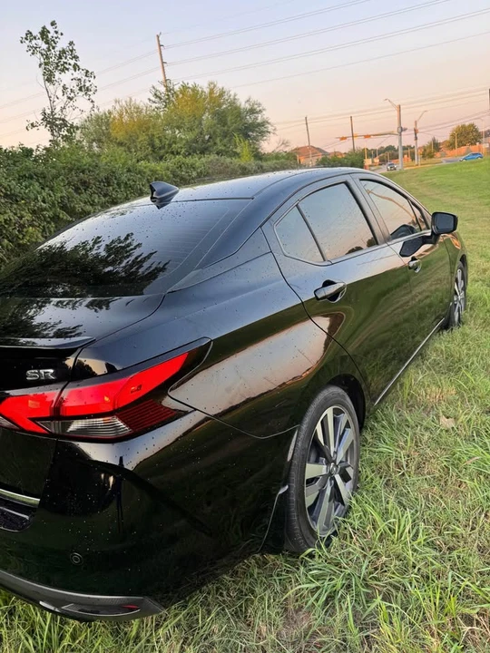 2020 Nissan Versa - Image 8 of 10