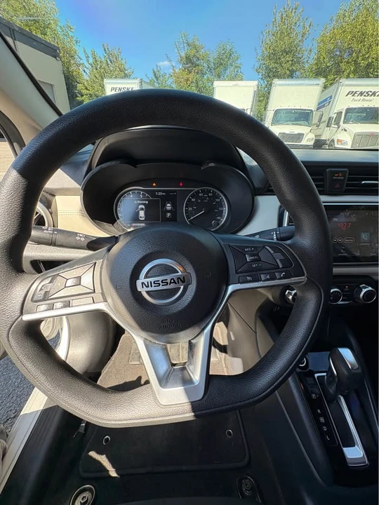 2020 Nissan Versa - Image 15 of 16
