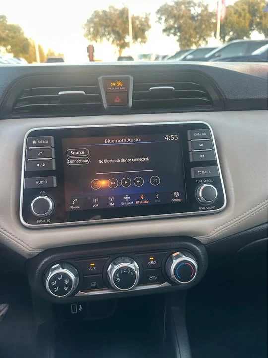 2020 Nissan Versa - Image 8 of 13