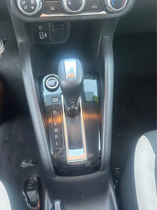 2020 Nissan Versa - Image 10 of 13