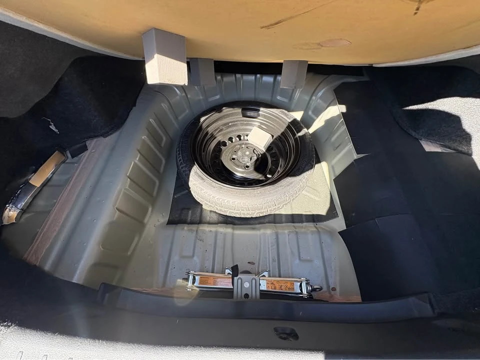 2020 Nissan Versa - Image 10 of 16