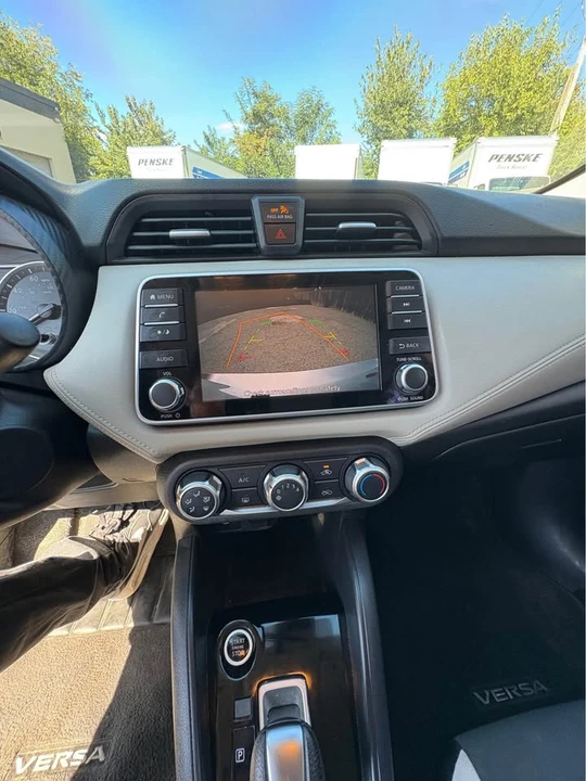 2020 Nissan Versa - Image 13 of 16