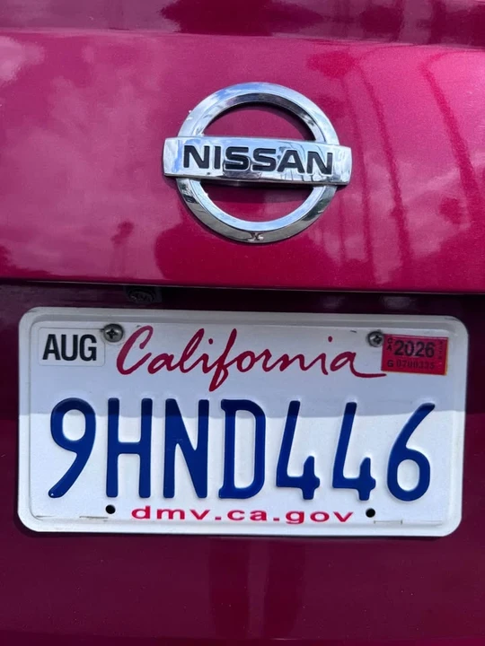 2020 Nissan Versa - Image 9 of 18