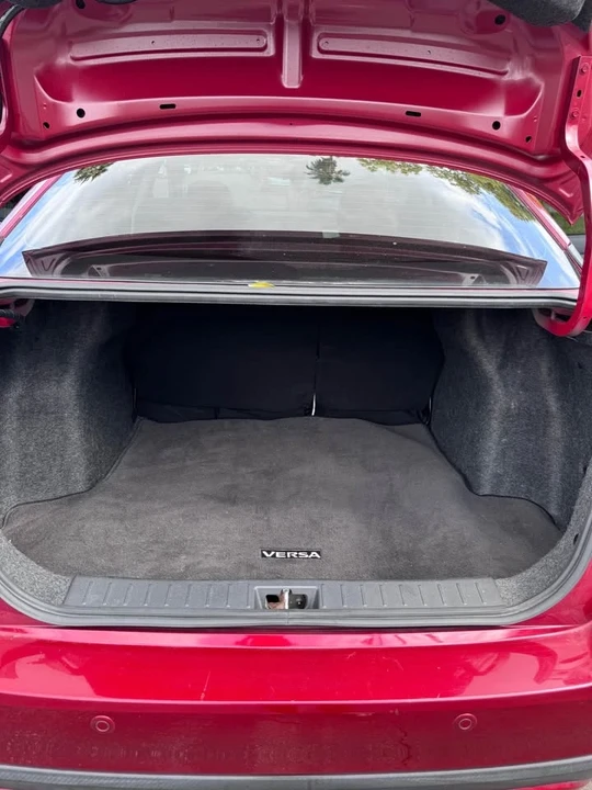 2020 Nissan Versa - Image 17 of 18