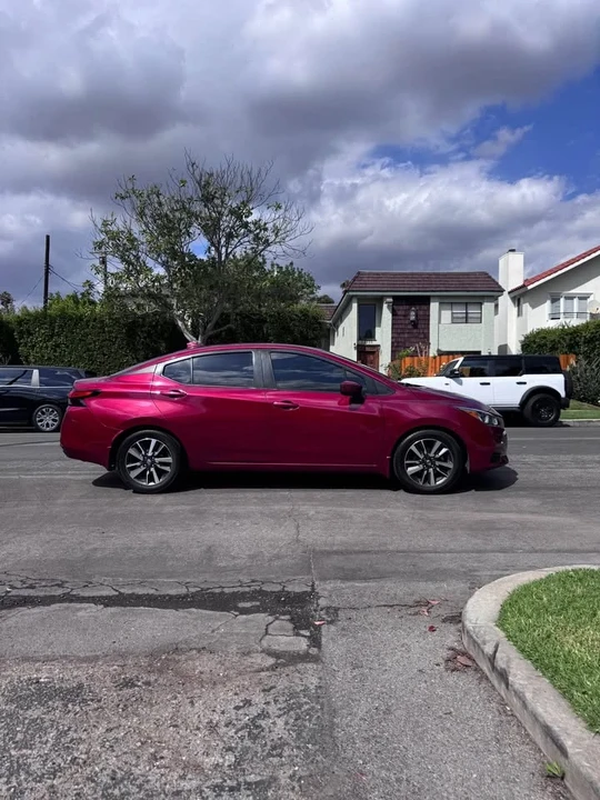 2020 Nissan Versa - Image 4 of 18