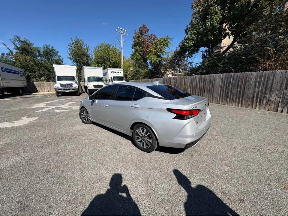 2020 Nissan Versa - Image 8 of 16
