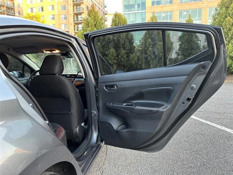 2020 Nissan Versa - Image 10 of 17