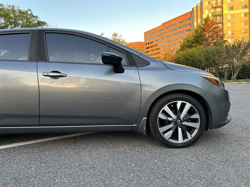 2020 Nissan Versa - Image 9 of 17