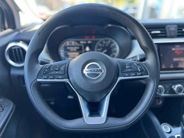 2020 Nissan Versa - Image 10 of 11