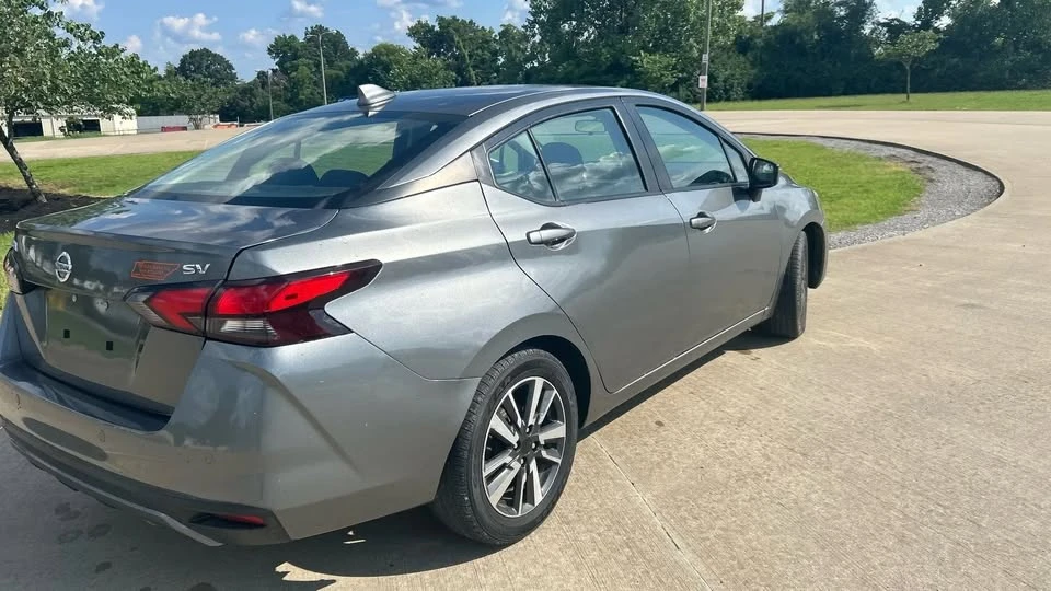 2020 Nissan Versa - Image 5 of 7