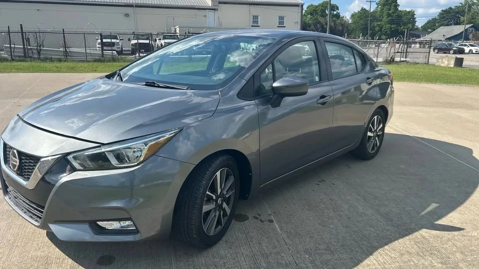 2020 Nissan Versa - Image 2 of 7