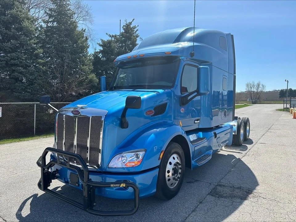 2020 Peterbilt 579 - Image 4 of 5