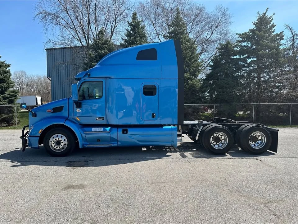 2020 Peterbilt 579 - Image 3 of 5