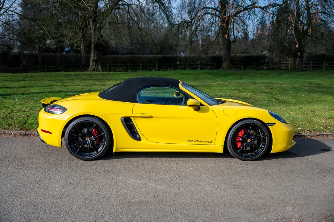 2020 Porsche 718 Boxster S - Image 16 of 31