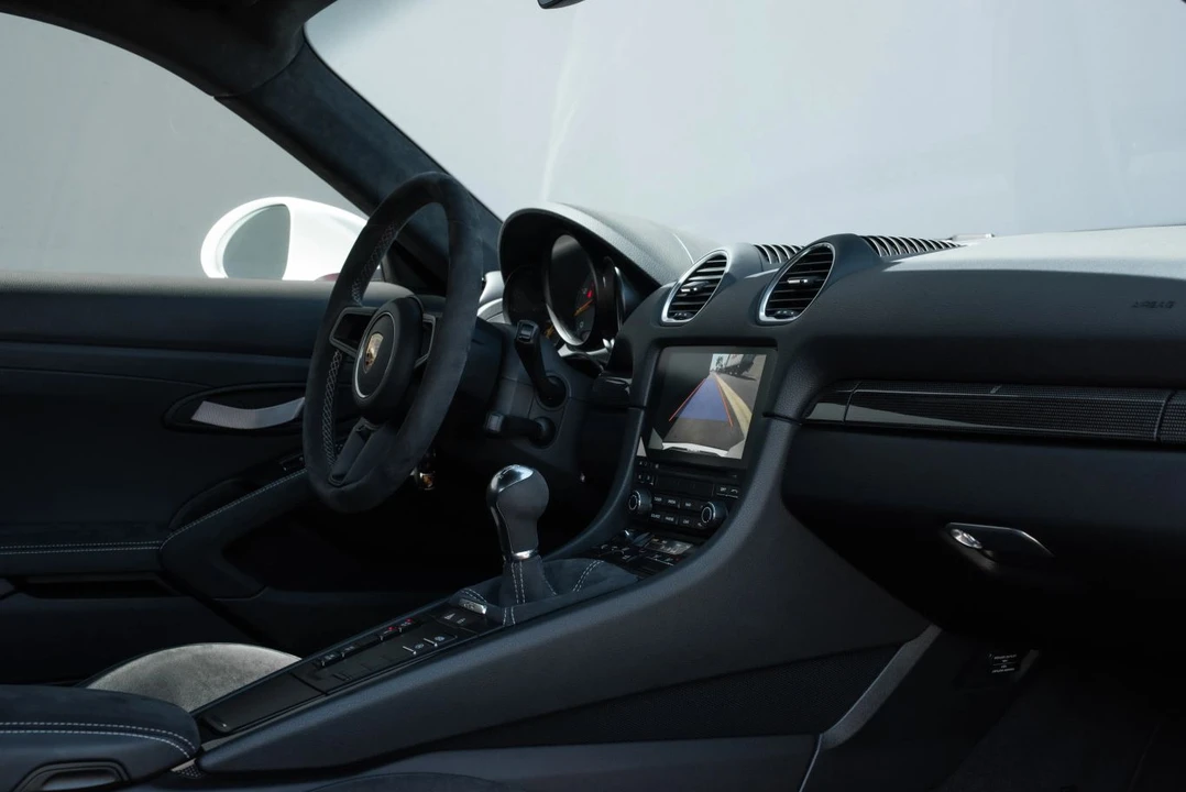 2020 Porsche 718 Cayman - Image 9 of 31