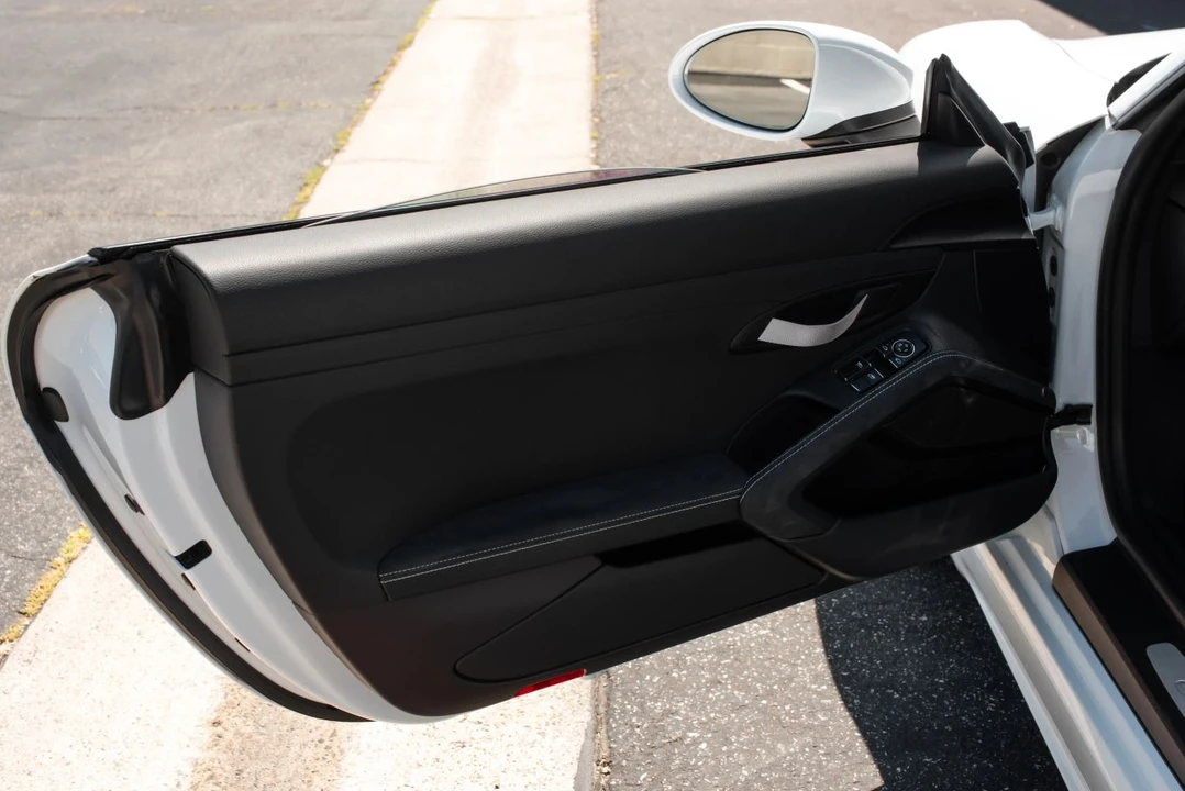 2020 Porsche 718 Cayman - Image 17 of 31