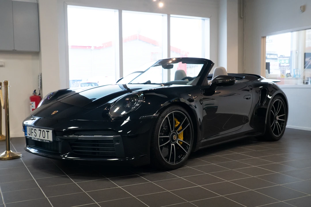 2020 Porsche 992 Turbo - Image 2 of 31