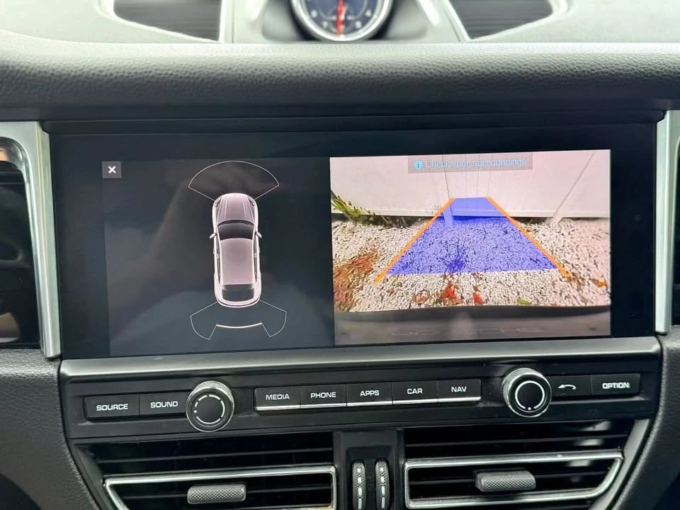 2020 Porsche Macan - Image 10 of 11