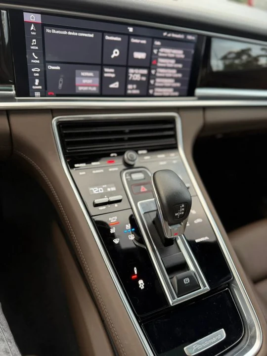 2020 Porsche 971 Panamera - Image 29 of 31