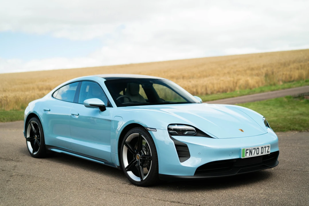 2020 Porsche Taycan 4S - Image 2 of 31