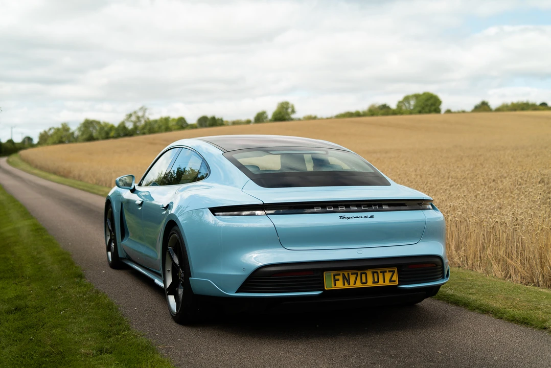 2020 Porsche Taycan 4S - Image 9 of 31