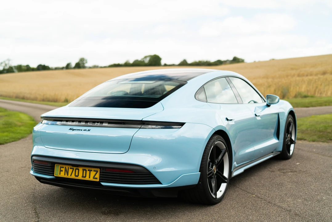 2020 Porsche Taycan 4S - Image 7 of 31