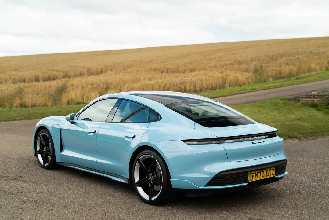 2020 Porsche Taycan 4S - Image 17 of 31