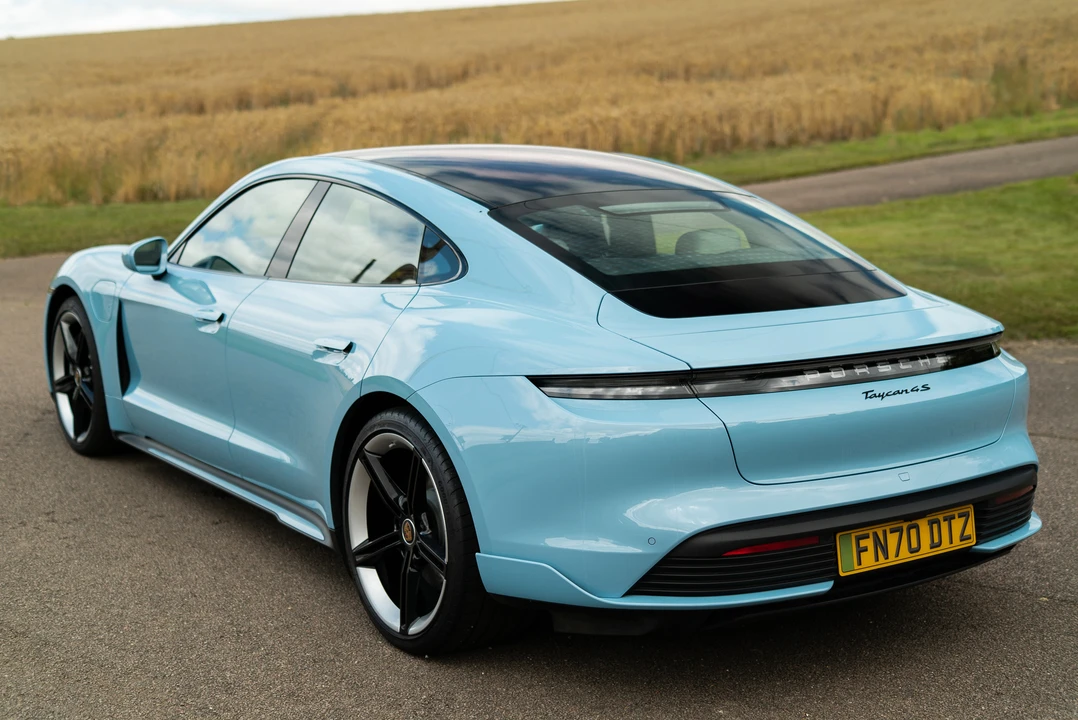 2020 Porsche Taycan 4S - Image 18 of 31