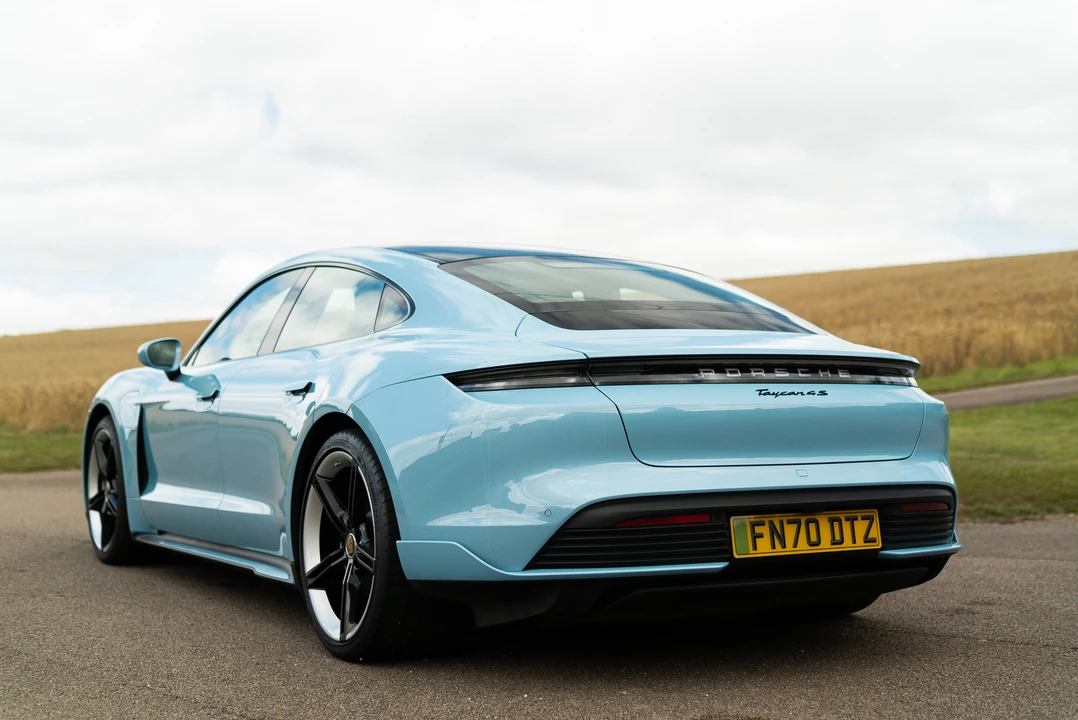 2020 Porsche Taycan 4S - Image 19 of 31