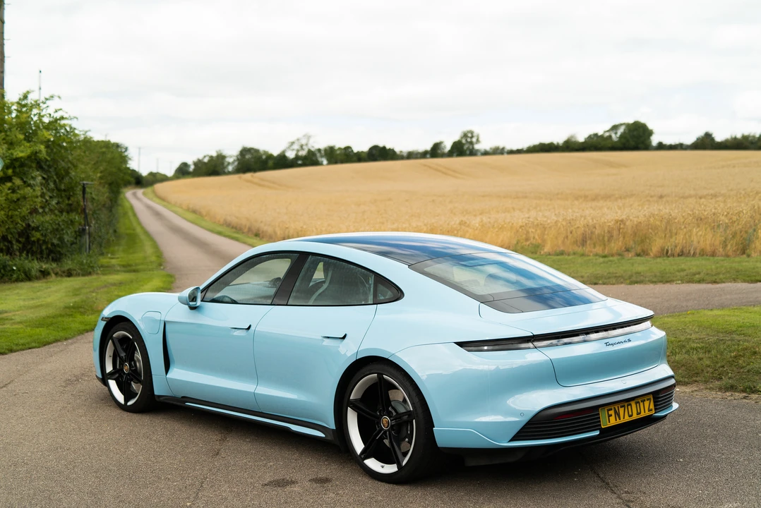 2020 Porsche Taycan 4S - Image 21 of 31