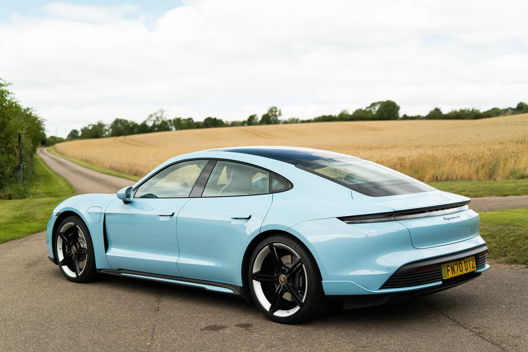 2020 Porsche Taycan 4S - Image 22 of 31