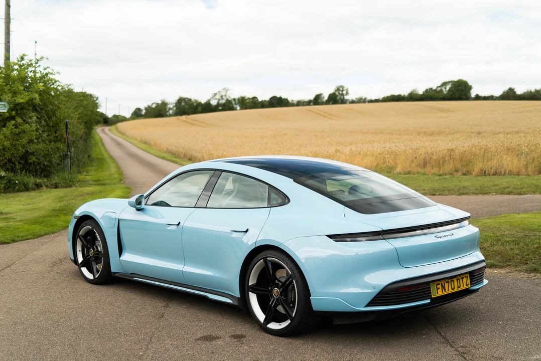 2020 Porsche Taycan 4S - Image 23 of 31