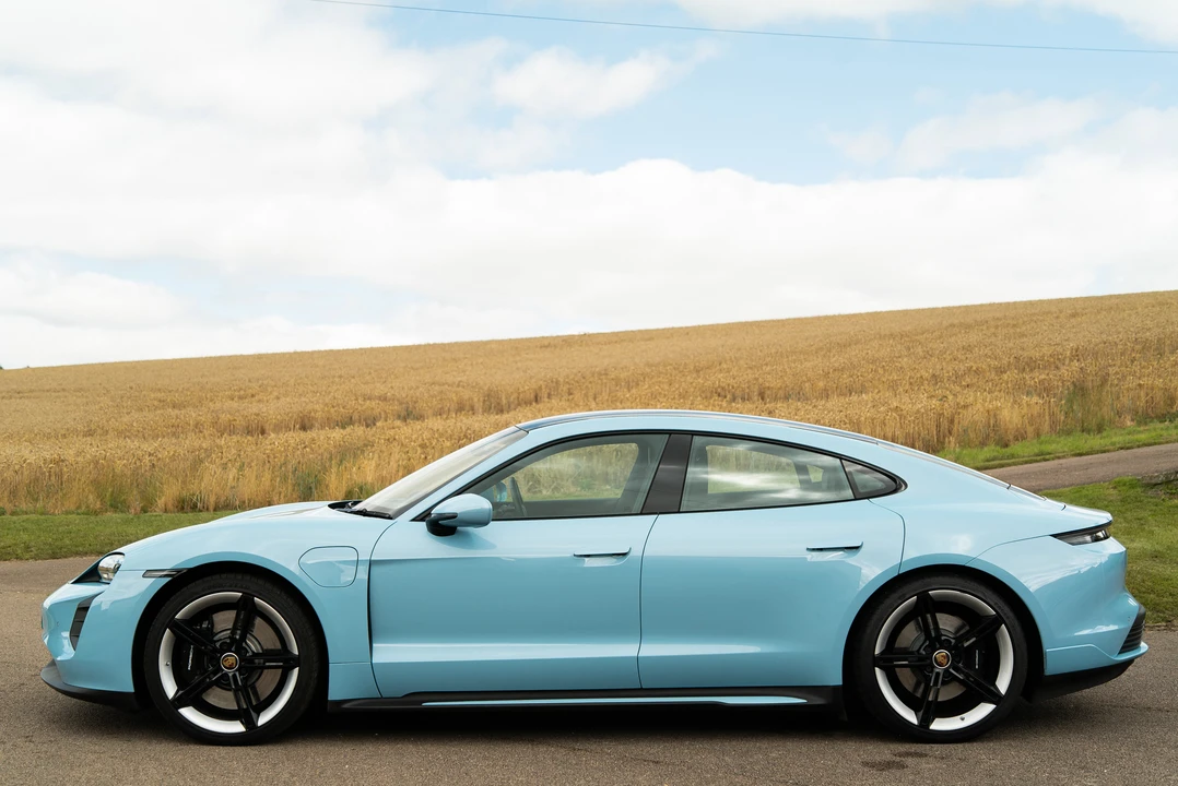 2020 Porsche Taycan 4S - Image 24 of 31
