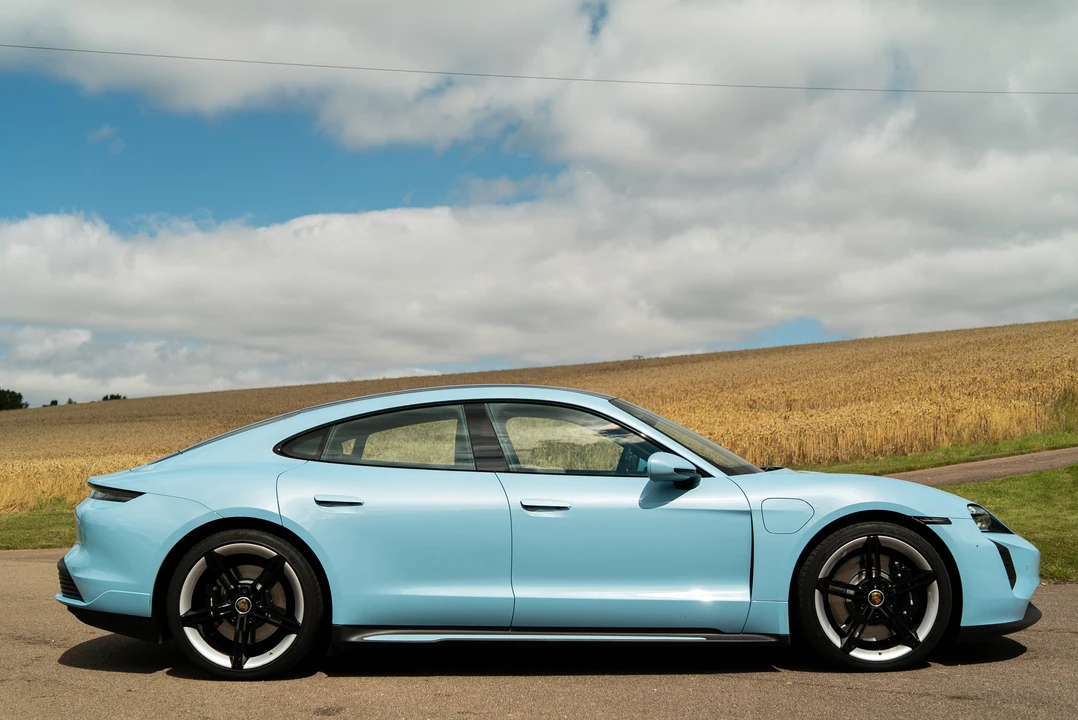 2020 Porsche Taycan 4S - Image 6 of 31