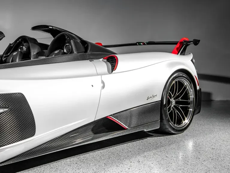 2020 Pagani Huayra - Image 24 of 31