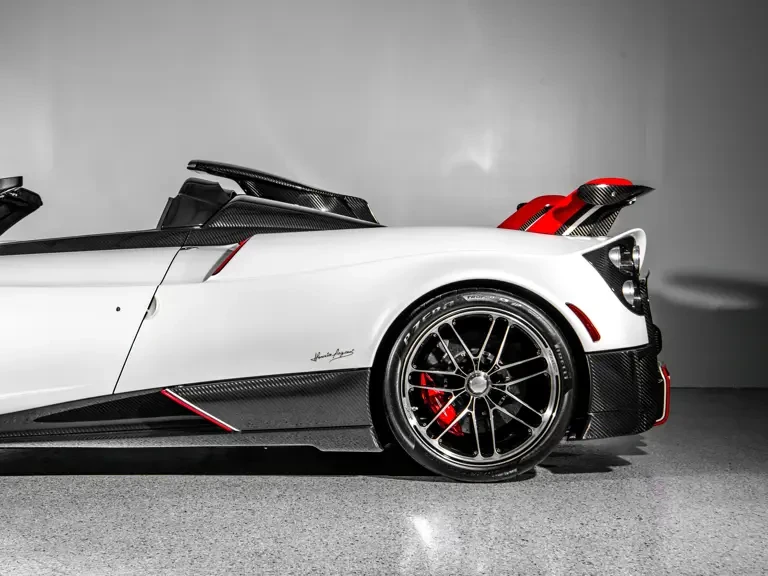 2020 Pagani Huayra - Image 28 of 31