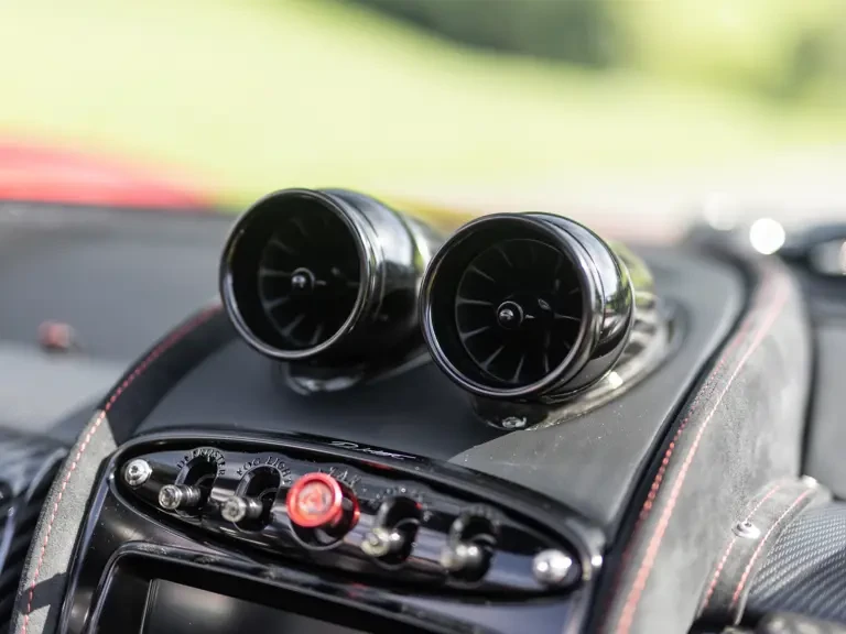 2020 Pagani Huayra - Image 24 of 31