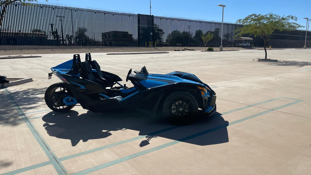2020 Polaris Slingshot - Image 15 of 31