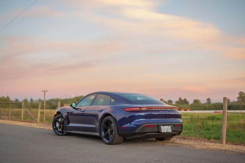 2020 Porsche 992 Carrera 4S - Image 3 of 10