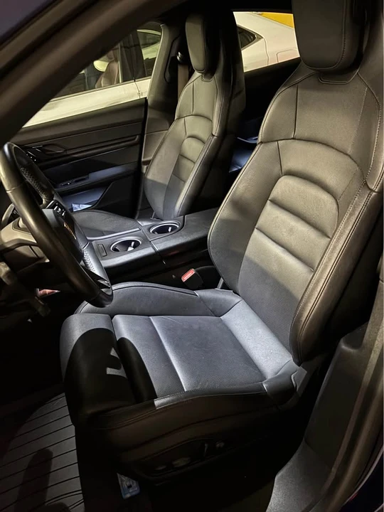2020 Porsche 992 Carrera 4S - Image 8 of 10