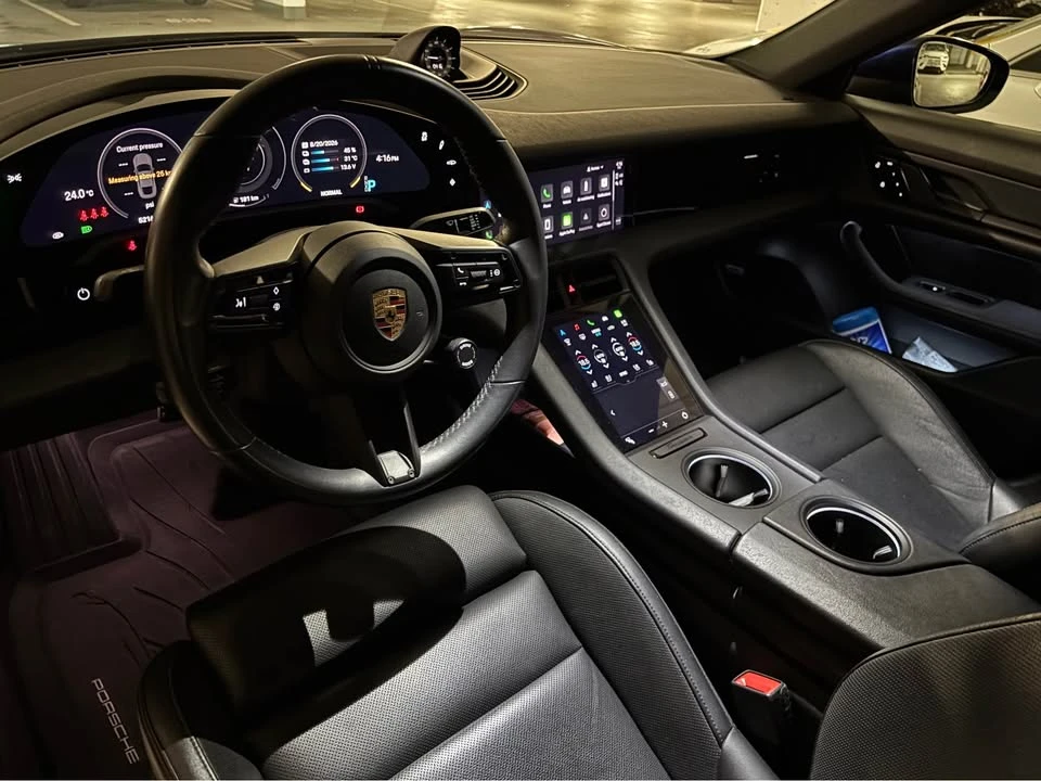 2020 Porsche 992 Carrera 4S - Image 9 of 10